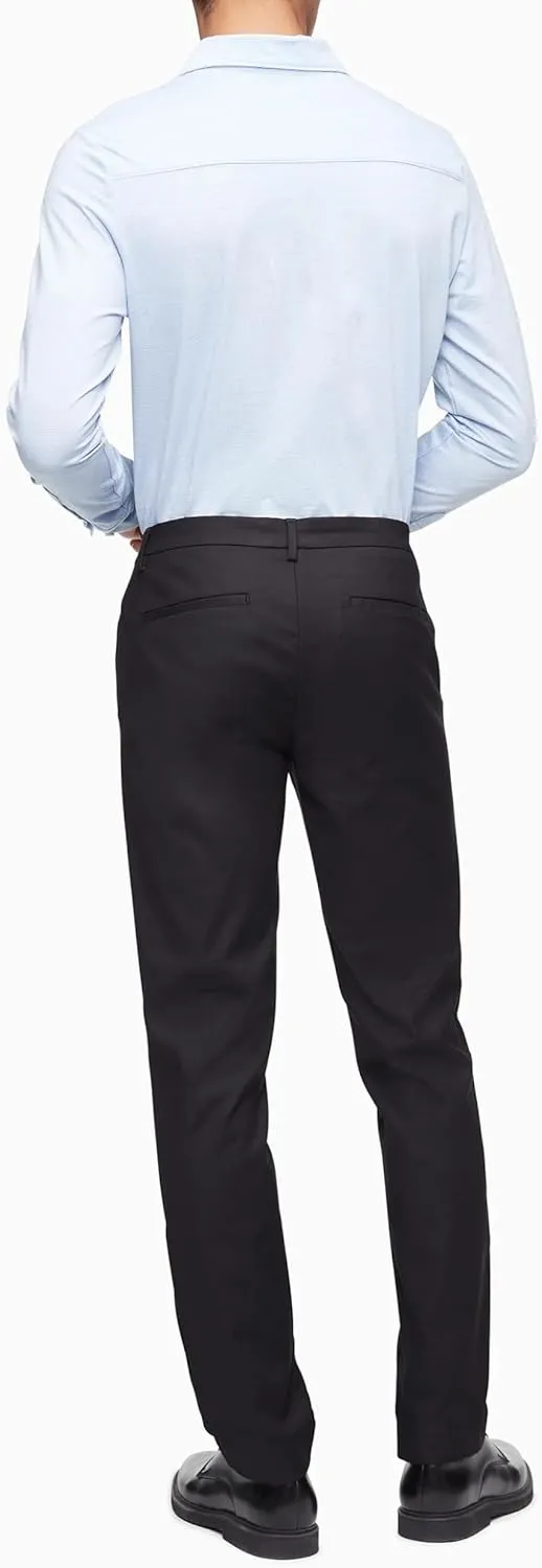 Calvin Klein Men's Modern Stretch Wrinkle Resistant Chino Pants in Slim Fit