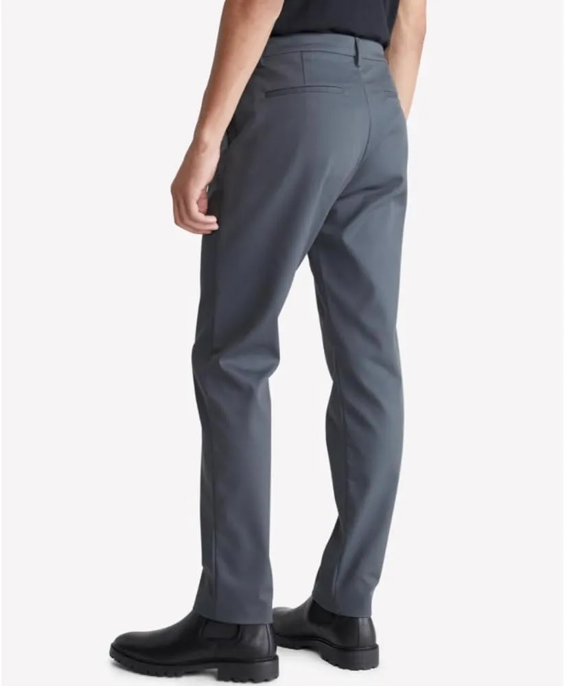 Calvin Klein Men's Modern Stretch Wrinkle Resistant Chino Pants in Slim Fit