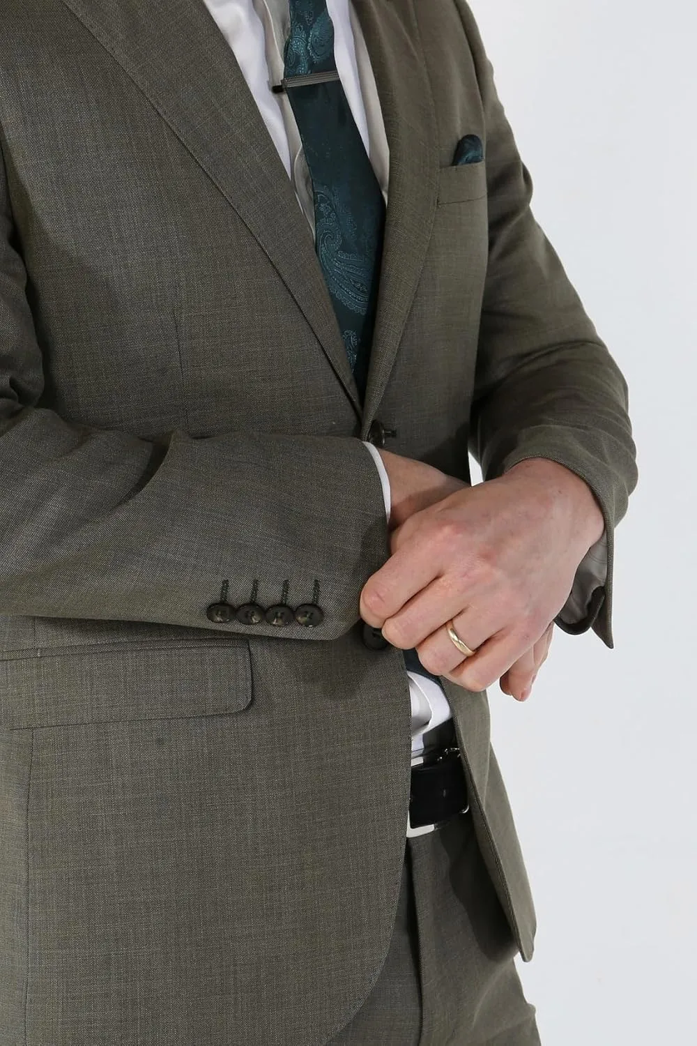 Premium Men's Tailored Fit Plaid Formal Suit, for Weddings Business and Special Events