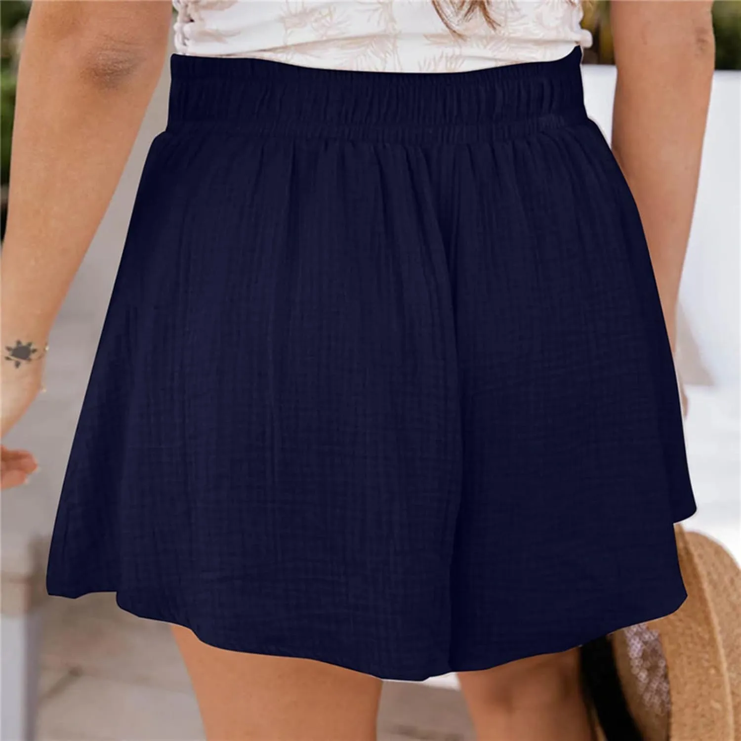Women's Green Solid Cotton Linen Bermuda Shorts
